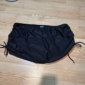 Catalina‎ black swim skirt 2X (18W-20W)